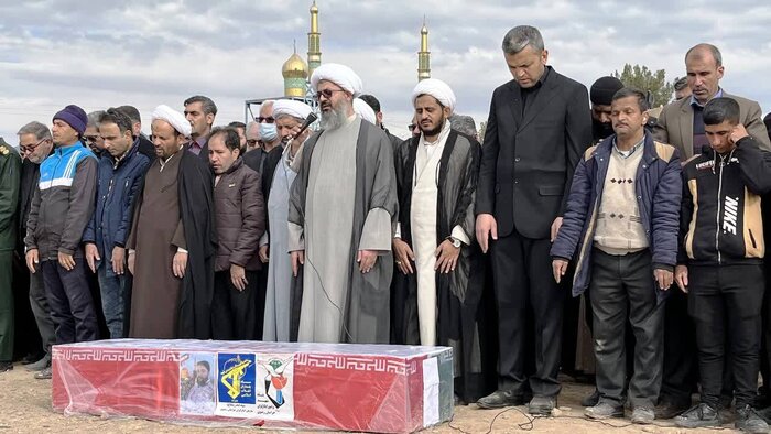 پیکر شهید مدافع امنیت در کاشمر به خاک سپرده شد