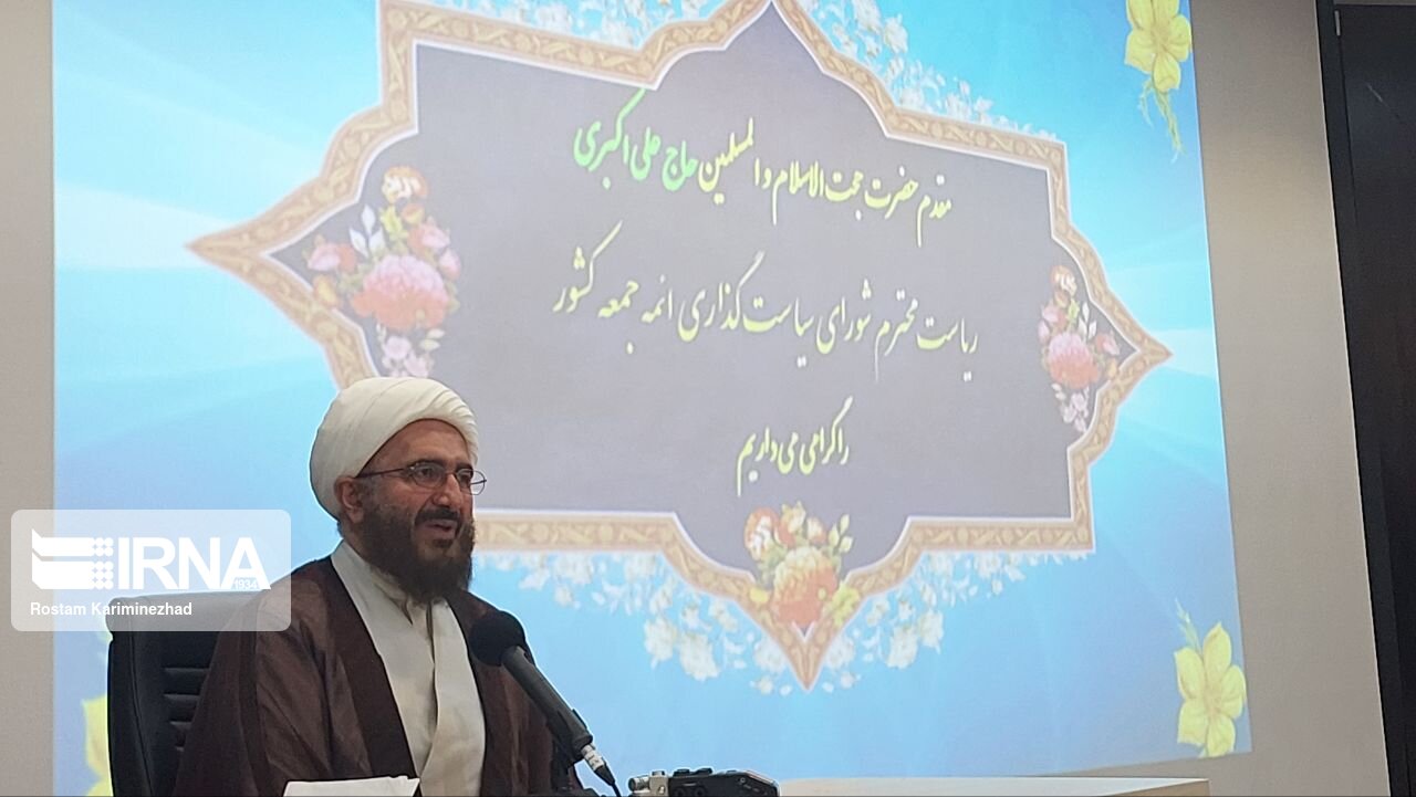 تمامی مشکلات مطرح شده مردم سیستان و بلوچستان را برای پیگیری تقدیم رهبرمعظم انقلاب میکنم