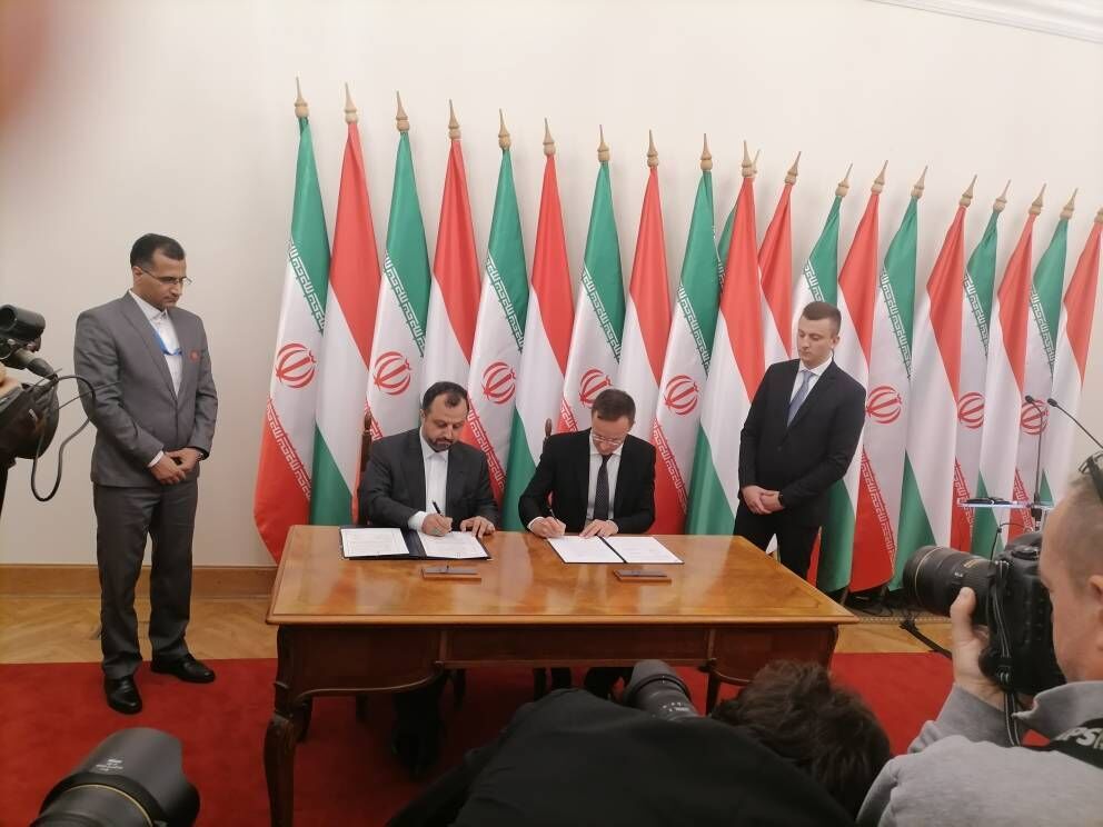 ايران والمجر توقعان بروتوكول اجتماع اللجنة المشتركة للتعاون الاقتصادي ايران والمجر توقعان بروتوكول اجتماع اللجنة المشتركة للتعاون الاقتصادي