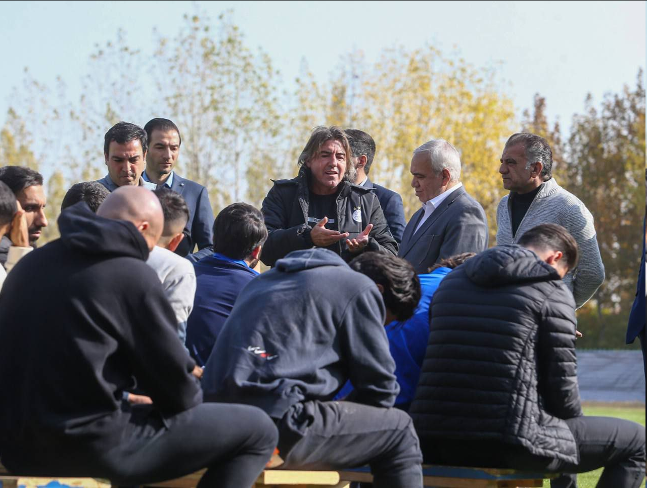 فتحاللهزاده: در باشگاه پولی نیست/ به خاطر هواداران تلاش کنید