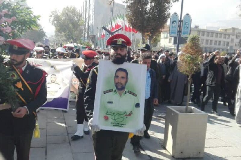 پیکر شهید مدافع امنیت در سنندج تشییع شد