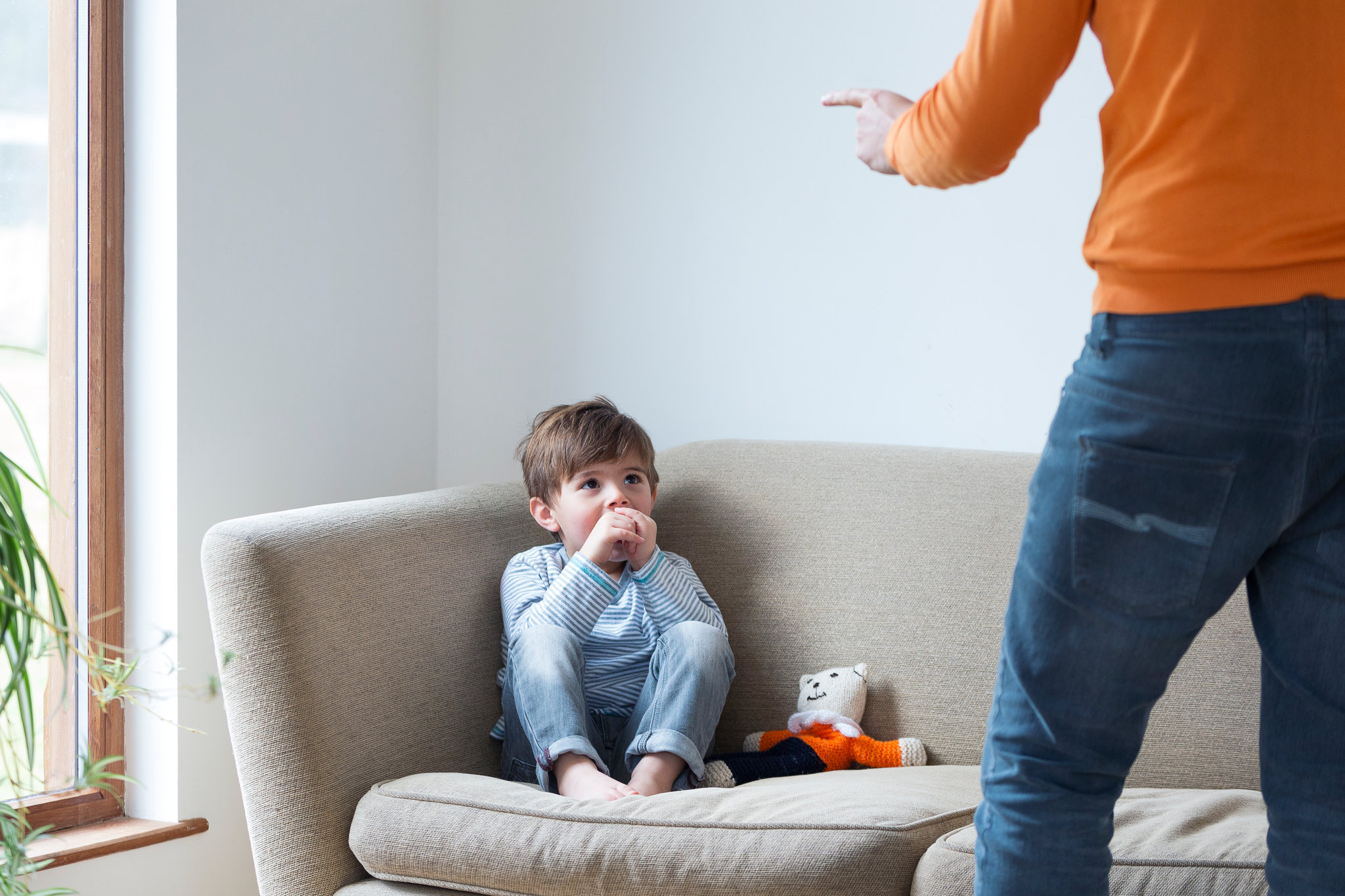 فرزندپروری سختگیرانه افسردگی را جزء دیاِناِی کودک میکند