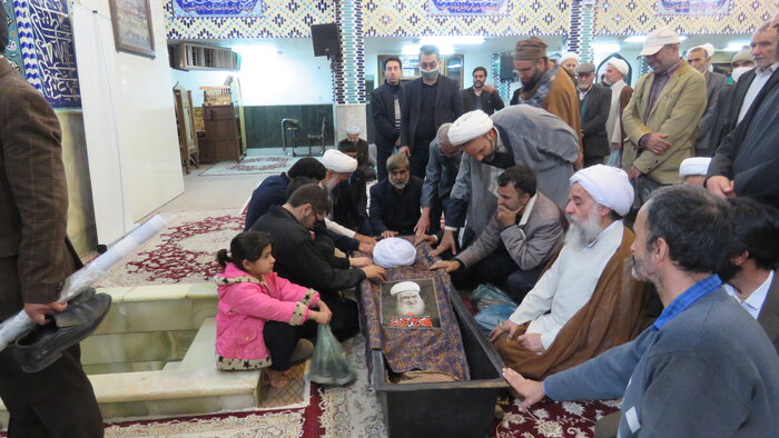 پیکر آیتالله قافی در یزد تشییع شد