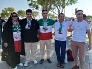 قطر کے خلیفہ اسٹیڈیم میں ایرانی شائقین کی پرجوش شرکت