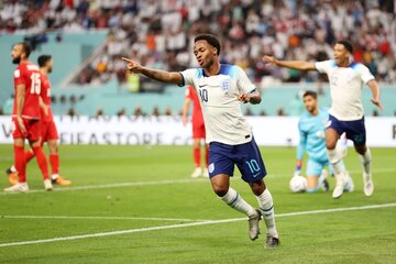 Comenzado el encuentro entre los equipos de Irán e Inglaterra en Doha