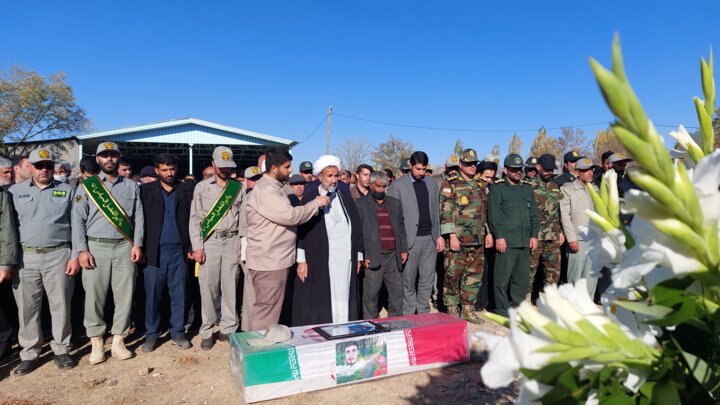 پیکر محیطبان ملایری تشییع و به خاک سپرده شد+فیلم