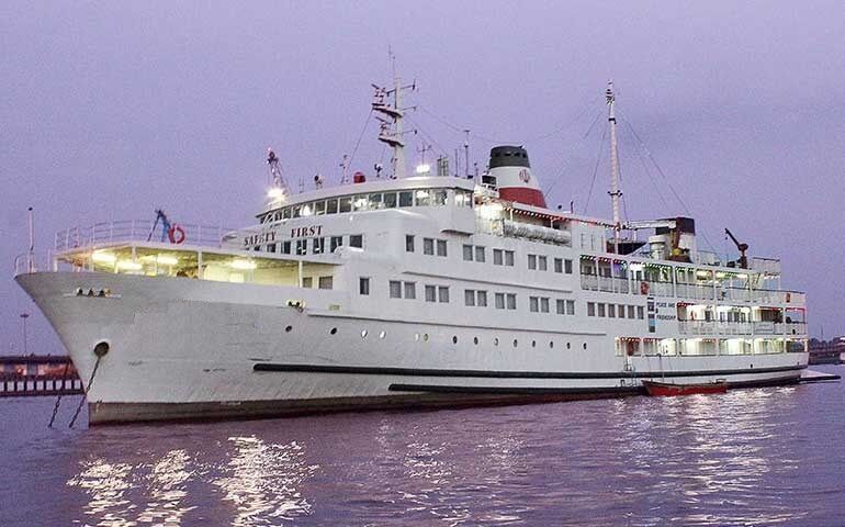 آوای خوش سوت کشتی تفریحی در دریای مازندران با اراده دولت سیزدهم آوای خوش سوت کشتی تفریحی در دریای مازندران با اراده دولت سیزدهم