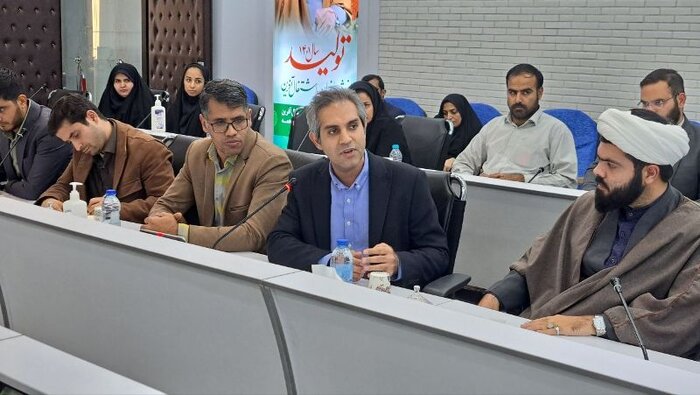 استاندار خراسان جنوبی پای صحبت جوانان نشست