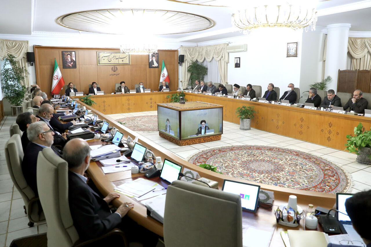 تمدید مصوبه تغییر ساعات کار دستگاه های اجرایی مستقر در تهران تا پایان سال