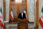 El ministro de Exteriores de Irán: Continúa el intercambio de mensajes con EEUU para levantar las sanciones