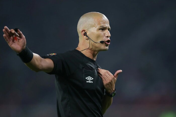 روز سوم به روایت تصویر؛ شکار بزرگ شاهین در روز طوفان خروسها