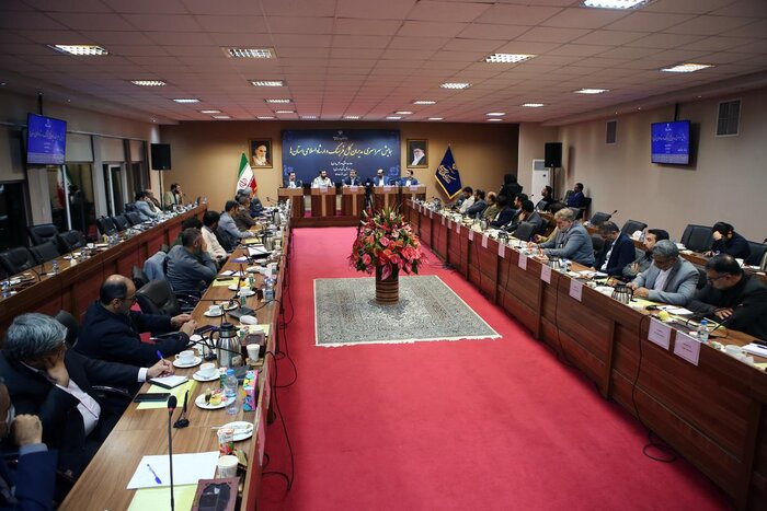 وزیر فرهنگ: پشت میزنشینی مدیران انقلابی در شرایط حساس رسانهای پذیرفتنی نیست