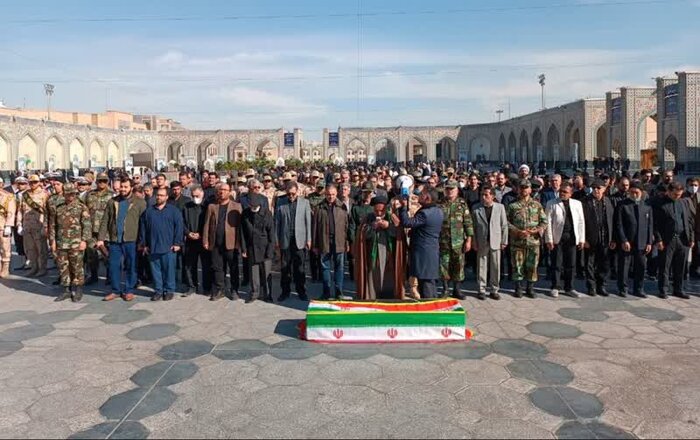 پیکر فرمانده پیشین لشکر ۷۷ ثامنالائمه(ع) در مشهد تشییع شد