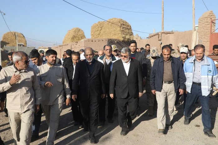 وزبر کشور: روند ساخت و ساز در مناطق زلزلهزده خوی مطلوب است