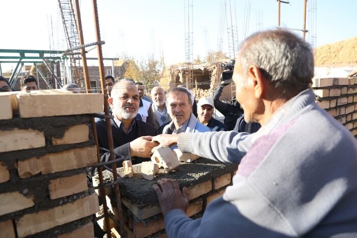 وزبر کشور: روند ساخت و ساز در مناطق زلزلهزده خوی مطلوب است