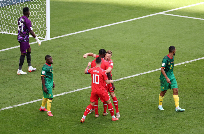 روز پنجم به روایت تصویر؛ زیباترین گل جام در حضور داور ایرانی