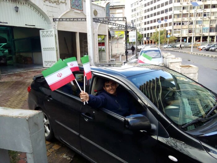 حرکت کاروان شادی ایرانیان در خیابان های دمشق 