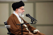 قائد الثورة الاسلامية: يجب انزال أقسى عقوبة بحق مرتكب جريمة تدنيس القرآن الكريم