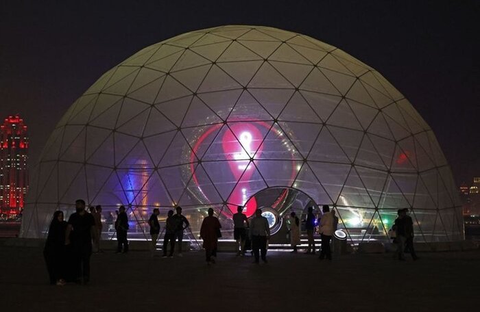 برای مردم و دولتی که در این روزها فقط شادی میخواهند