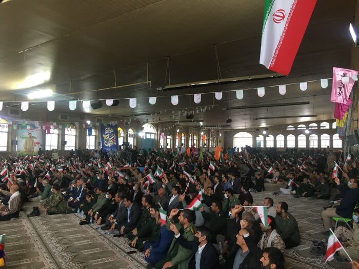 بسیجیان تا پای جان از ارزشهای اسلام و انقلاب دفاع میکنند