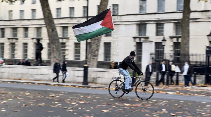 ابتکار شهروند انگلیسی در حمایت از فلسطین در قلب لندن