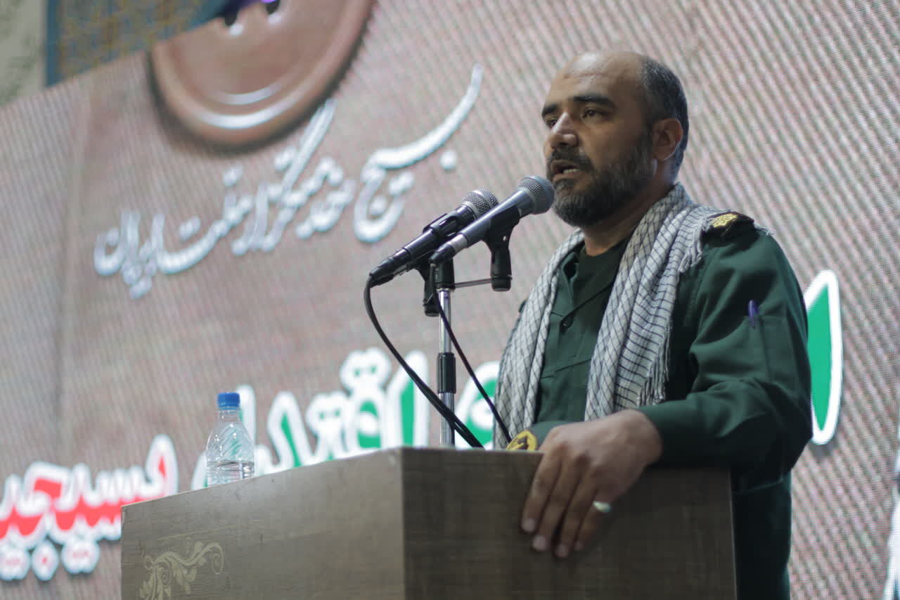 استکبار از روی احساس خطر به جبهه حق حمله میکند استکبار از روی احساس خطر به جبهه حق حمله میکند