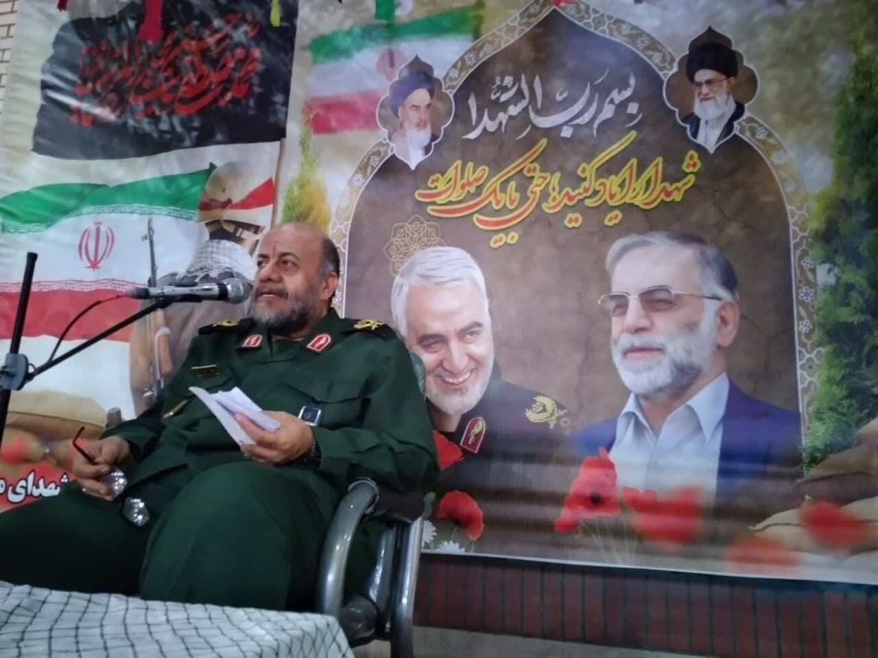 بصیرت افزایی تنها راه مقابله با دشمن است بصیرت افزایی تنها راه مقابله با دشمن است