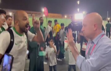 فیلم | خشم تماشاگر عربستانی بر سر خبرنگار صهیونیست آوار شد