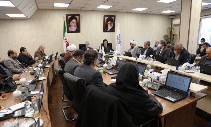 تفکر انتقادی در ایران به سمت تلخ گویی رفته است