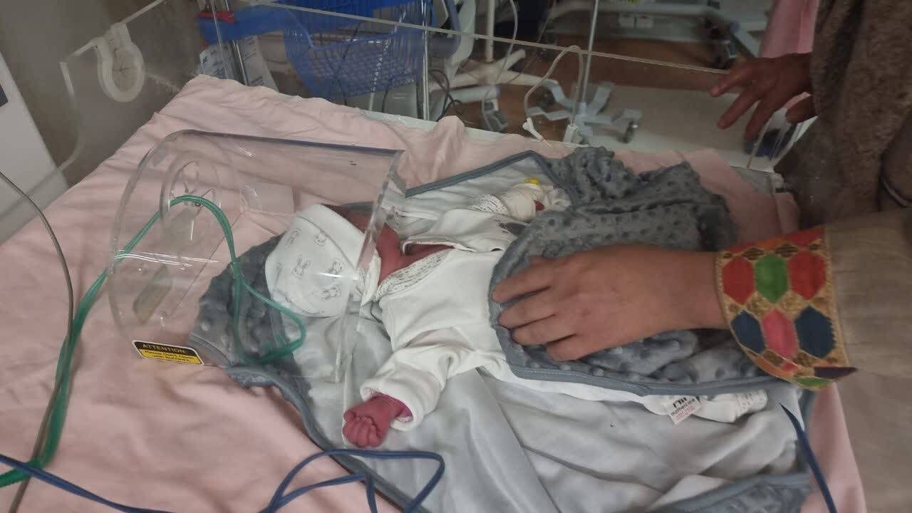 خانواده پنج قلوهای زرندی نیازمند کمک خیران