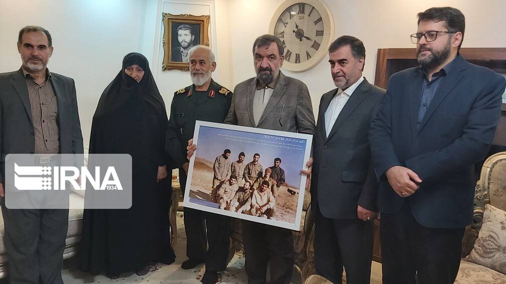 پاسداری از دستاوردهای شهدای هشت سال دفاع مقدس وظیفه همگانی است پاسداری از دستاوردهای شهدای هشت سال دفاع مقدس وظیفه همگانی است