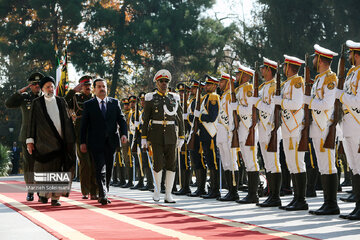 President Raisi welcomes Iraqi PM