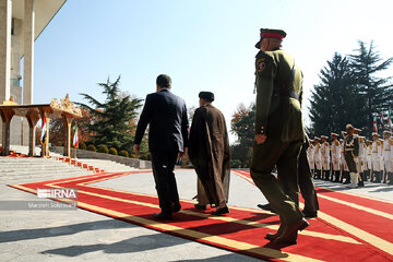 President Raisi welcomes Iraqi PM