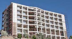 "هتل صخره ای" خرم آباد، طرحی ۲۱ ساله و همچنان نیمه تمام