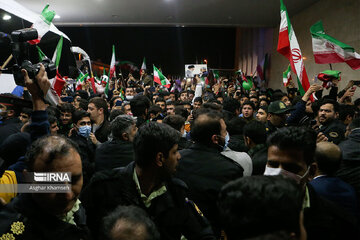 En images ; l'équipe nationale de football de retour en Iran