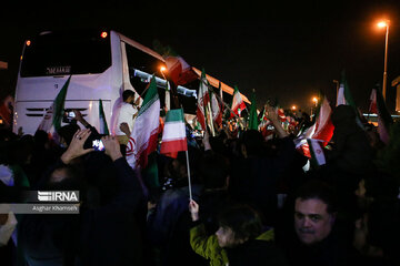 En images ; l'équipe nationale de football de retour en Iran