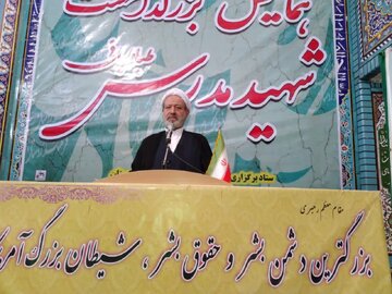 امام جمعه اردستان:امام خمینی(ره)مجذوب شخصیت شهید مدرس بودند