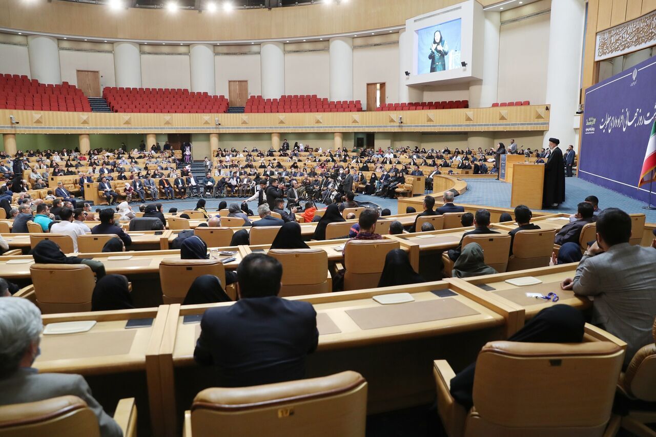 رئيس الجمهورية يؤكد على توفير الارضية لازدهار مواهب ذوي الاحتياجات الخاصة رئيس الجمهورية يؤكد على توفير الارضية لازدهار مواهب ذوي الاحتياجات الخاصة
