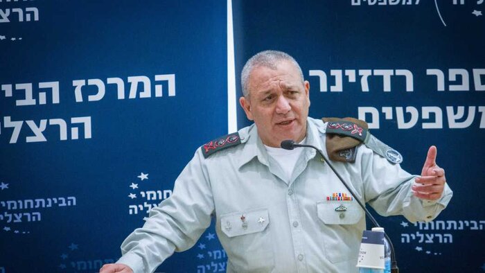 آیا هیولا از خانه اش بیرون می آید؟