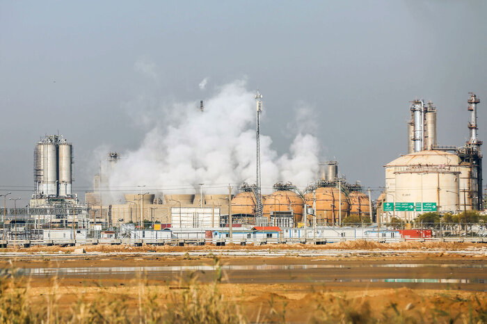 بیتوجهی صنایع بزرگ به «ماده ۴»؛ زنگ خطری برای پایداری تولید و برق در هرمزگان