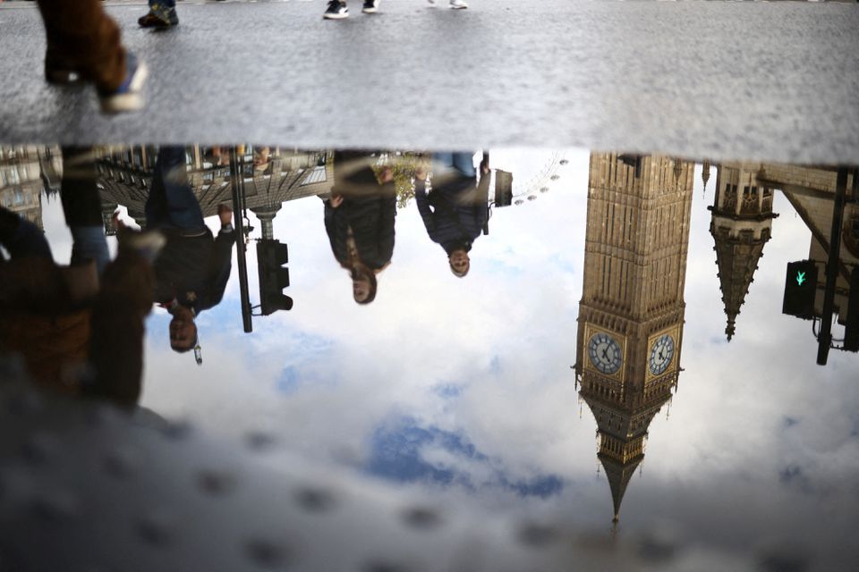 دورنمای یک دهه بدون رشد برای اقتصاد انگلیس 
