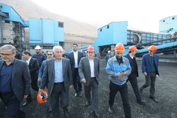 ۱۴۰ واحد راکد بر ریل تولید؛ گام بلند دولت در توسعه اقتصادی کرمانشاه + فیلم