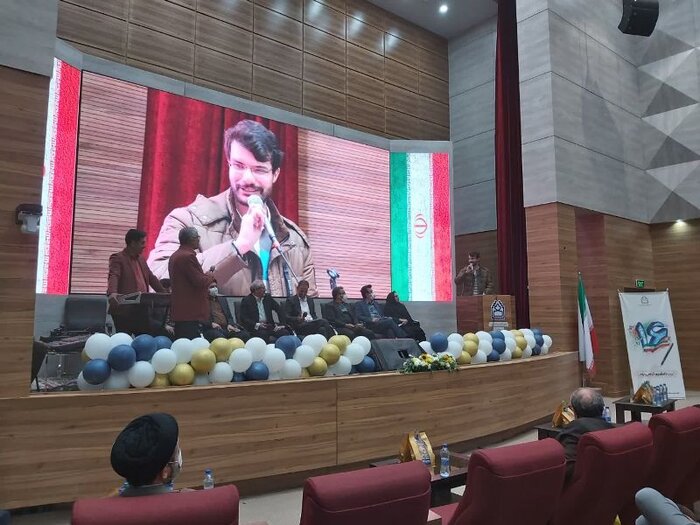 بیواسطه با مسوولان دانشگاه علوم پزشکی بیرجند در آستانه روز دانشجو