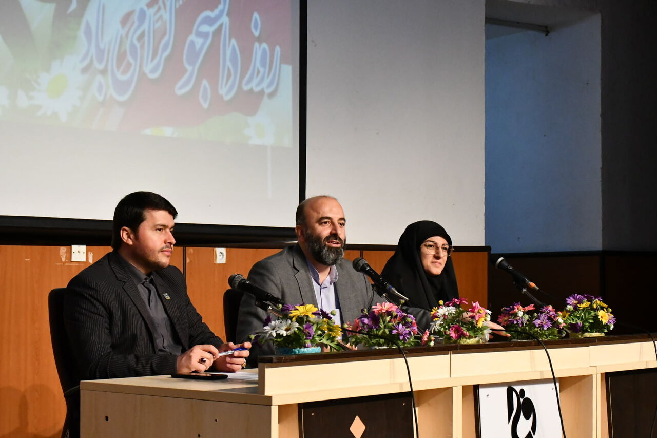 برگزاری کرسی‌ آزاداندیشی نباید به روز دانشجو محدود باشد