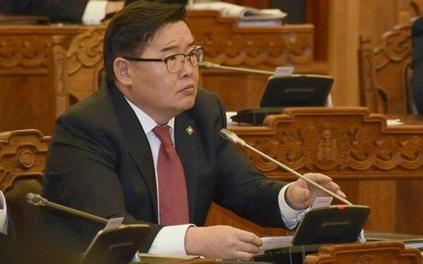 خشم مردم مغولستان از فساد مالی مقامات دولتی / پارلمان تحقیق می‌کند
