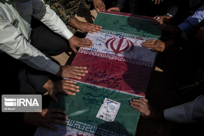 رزمندگان یزدی حضور پرشور مردم در تشییع شهدای گمنام را خواستار شدند + فیلم   