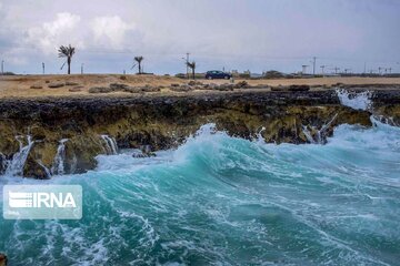 شرایط نامساعد جوی و دریایی اسکله‌های گردشگری قشم را تعطیل کرد