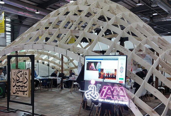 نمایشگاه «دستاوردهای پژوهش»؛ دانشگاهیان پُرحضور و صنعت کمفروغ+فیلم