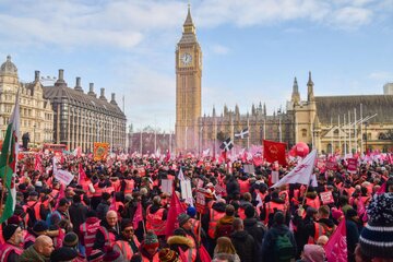 اعتصاب ها در انگلیس و افزایش نگرانی‌ها درباره ریزش ارتش 