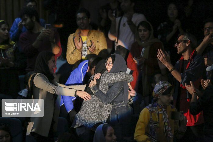 رویکرد برخی هنرمندان نه آزاداندیشی که تاریکفکری است/  زبان تئاتر دعوت به آرامش است نه تهدید